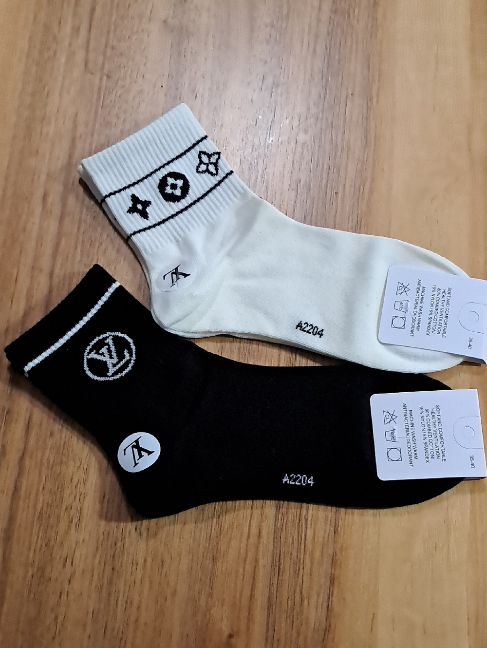 Louis Vuitton Black & Cream Logo Crew Socks